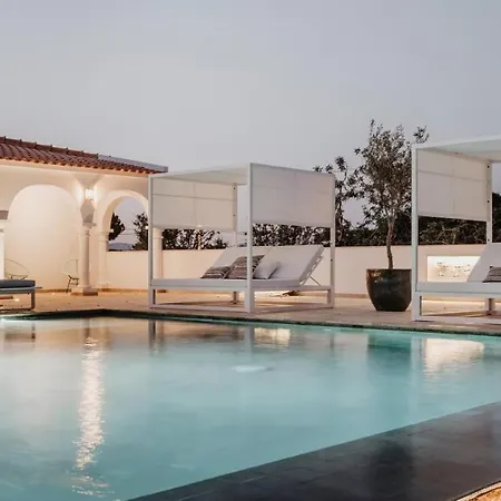 Majestique Luxury Huge Infinity Pool *